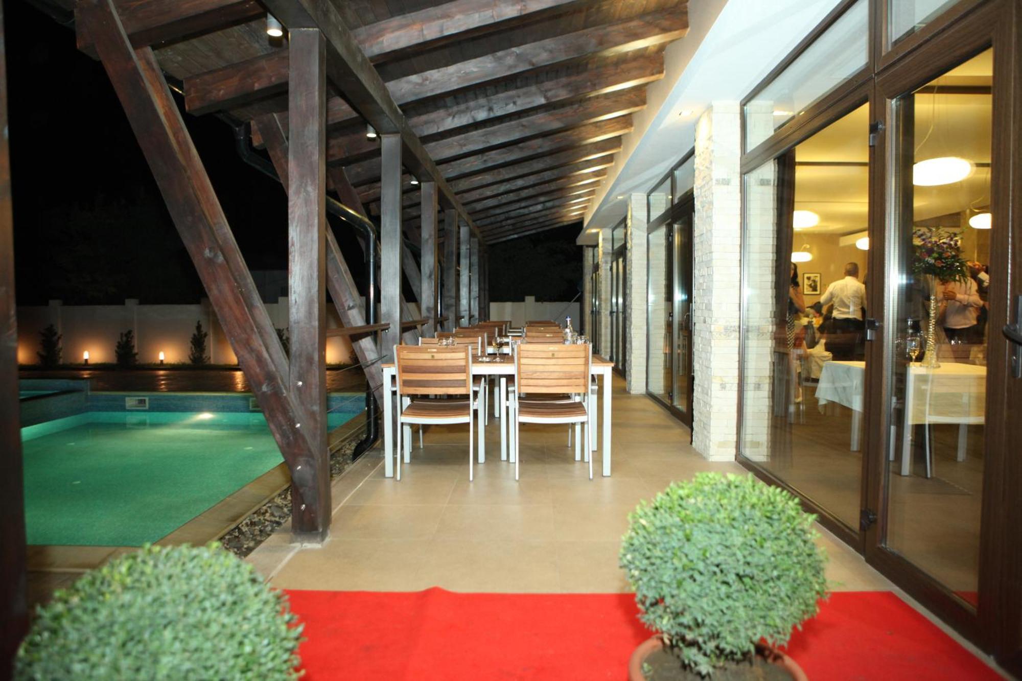Pensiunea Sara Focşani Exterior foto